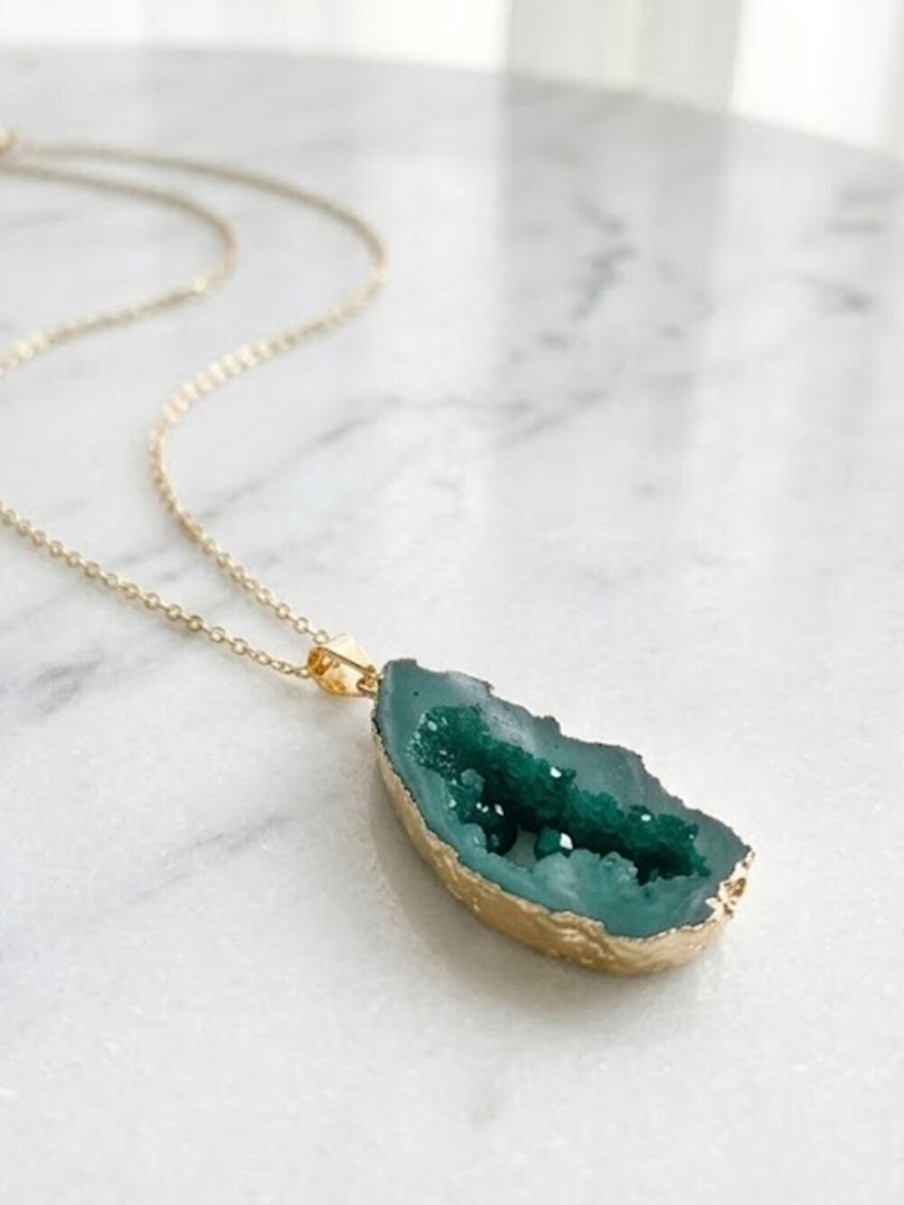 Ladies Green Hollow Stone Fashion Necklace